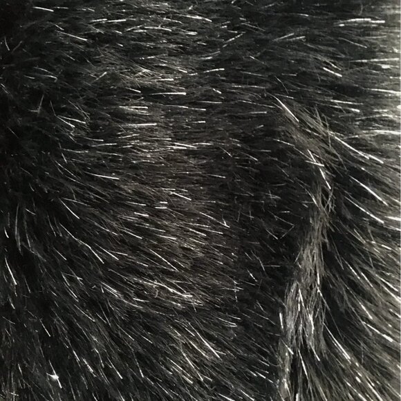 Tahari Black Faux Fur Throw Blanket Silver TInsel Luxury Halloween Decor NEW - Picture 3 of 6